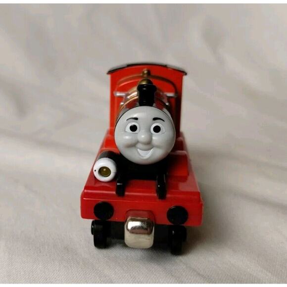 2009 Thomas the Train Talking Light Up James Diecast Train - GUC - Picture 2 of 5